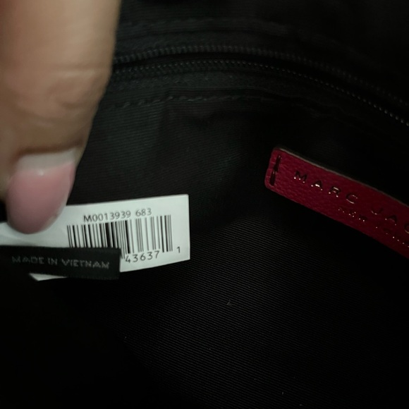 Marc Jacobs Empire City Leather Crossbody Bag - Picture 9 of 10